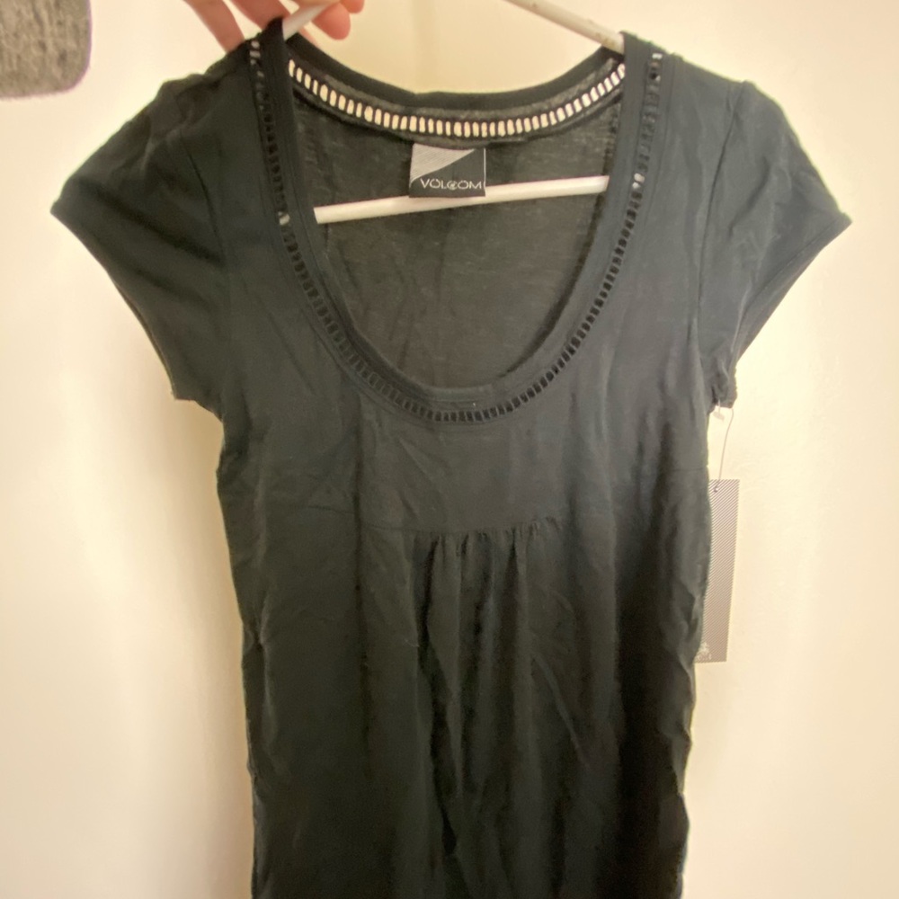 NWT- Volcom top size XS
